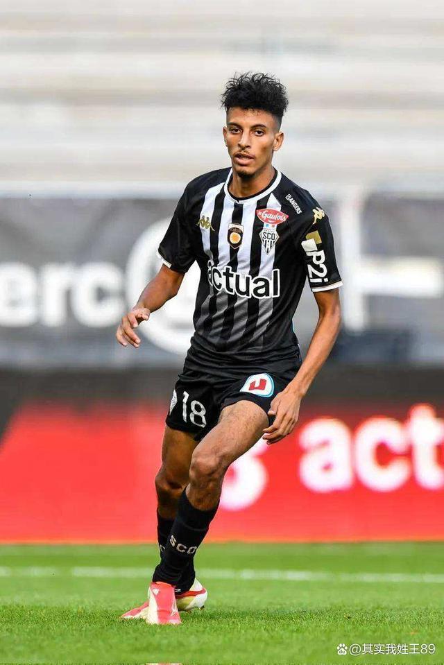 包含浙江队赛前外线爆发，志在英超名次提升，媒体盛赞，球探报告显示潜力的词条